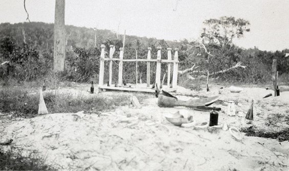 Injinoo Cemetery C. 1923 (Source: AIATSIS collection MacFarlane)